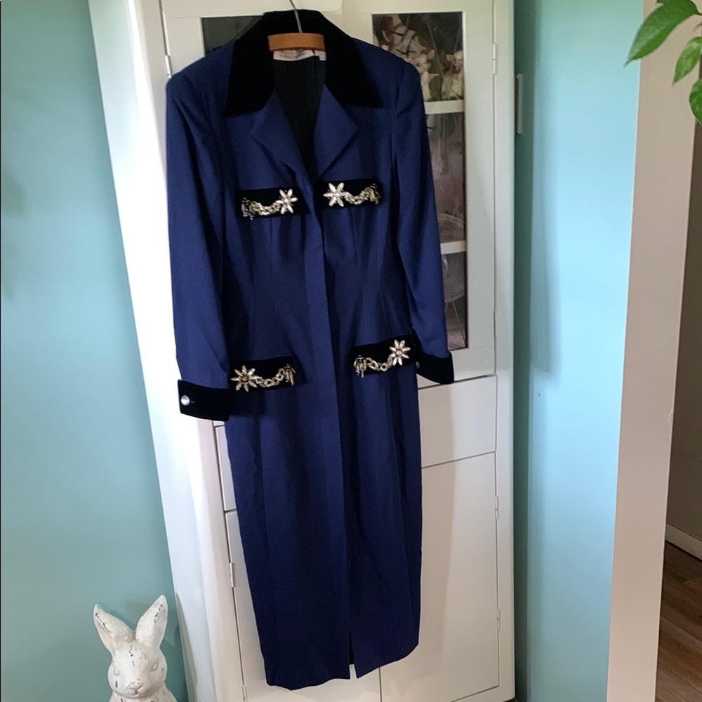 Niteline by Della Roufogali sz 4 Elegant Vintage Long Dress with Black Accents